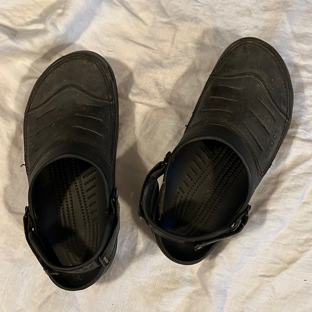 Crocs with leather inset, black, size 10